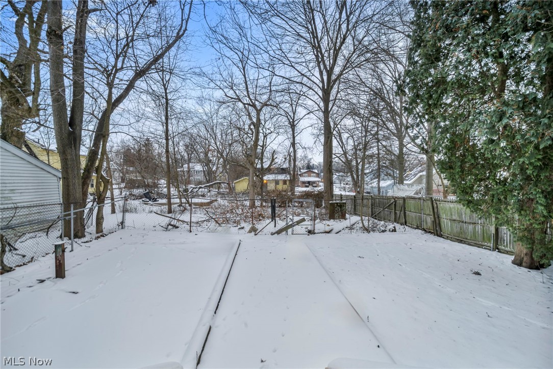 960 Whittier Avenue Akron OH 44320