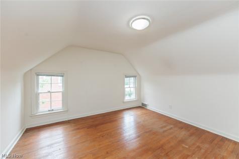 2643 Kerwick Road University Heights OH 44118