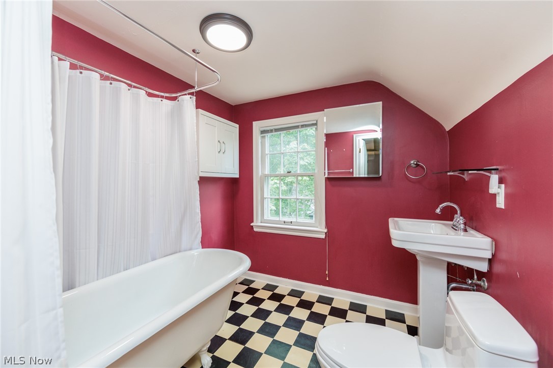 2643 Kerwick Road University Heights OH 44118