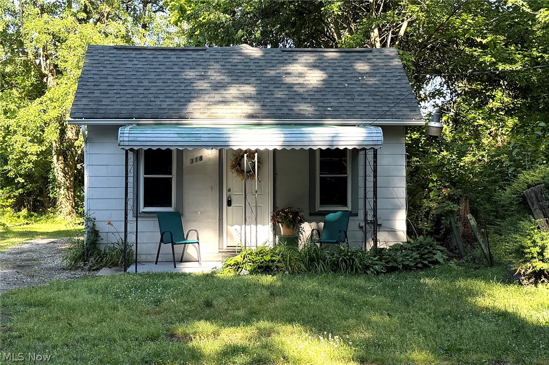 318 Joseph Avenue Barberton OH 44203