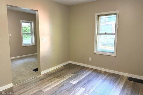 318 Joseph Avenue Barberton OH 44203
