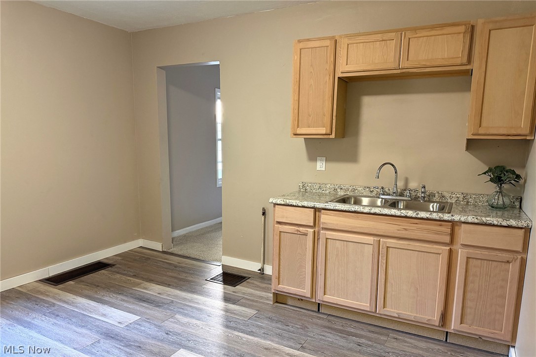 318 Joseph Avenue Barberton OH 44203