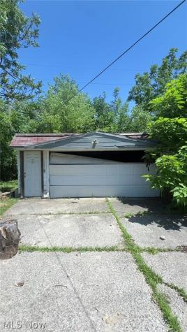 3525 E 110th Street Cleveland OH 44105