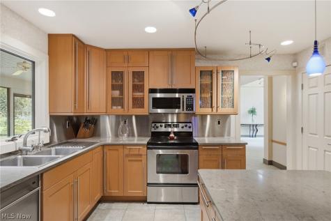 499 Mackinaw Circle Akron OH 44333