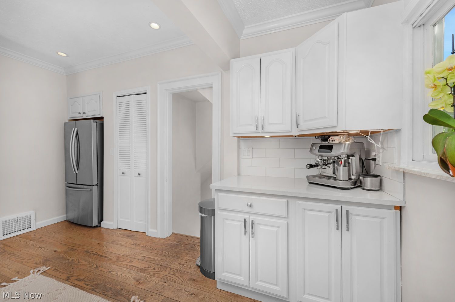 1533 Lewis Drive Lakewood OH 44107