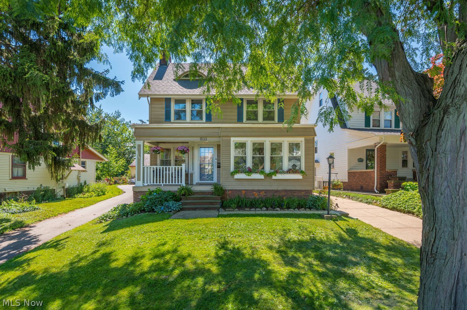 1533 Lewis Drive Lakewood OH 44107