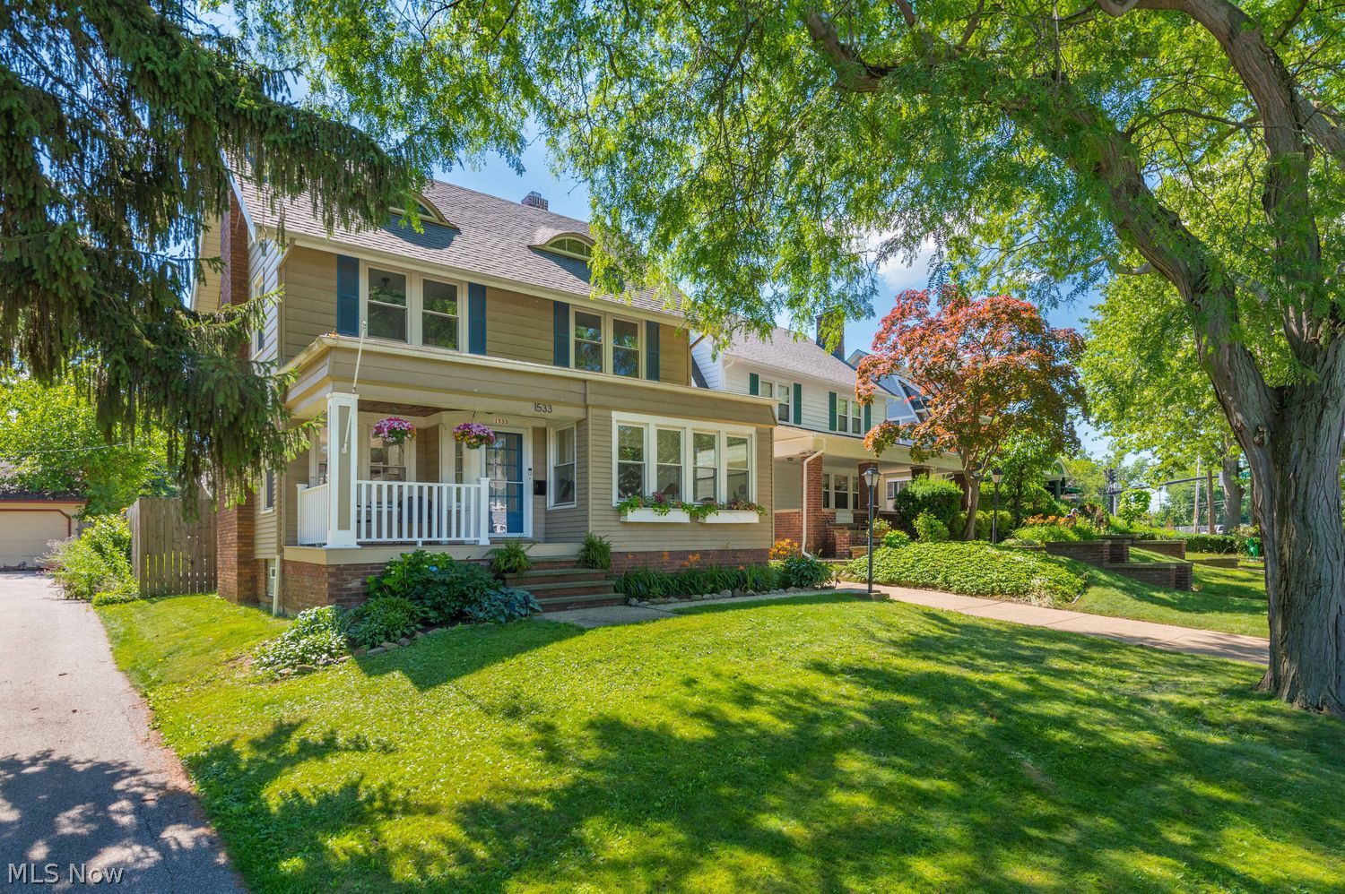 1533 Lewis Drive Lakewood OH 44107