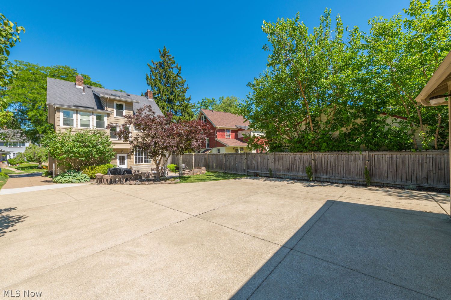 1533 Lewis Drive Lakewood OH 44107