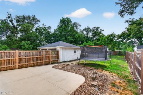 1027 2nd Street NE Massillon OH 44646