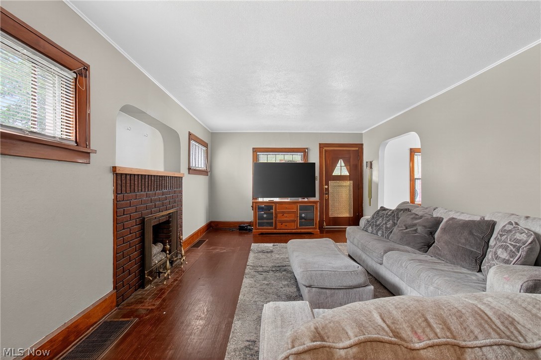 1027 2nd Street NE Massillon OH 44646