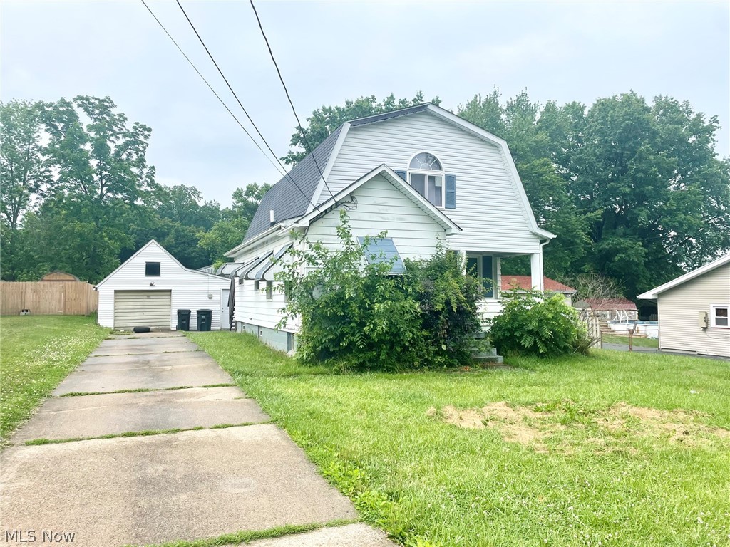 3187 Orchard Warren OH 44484