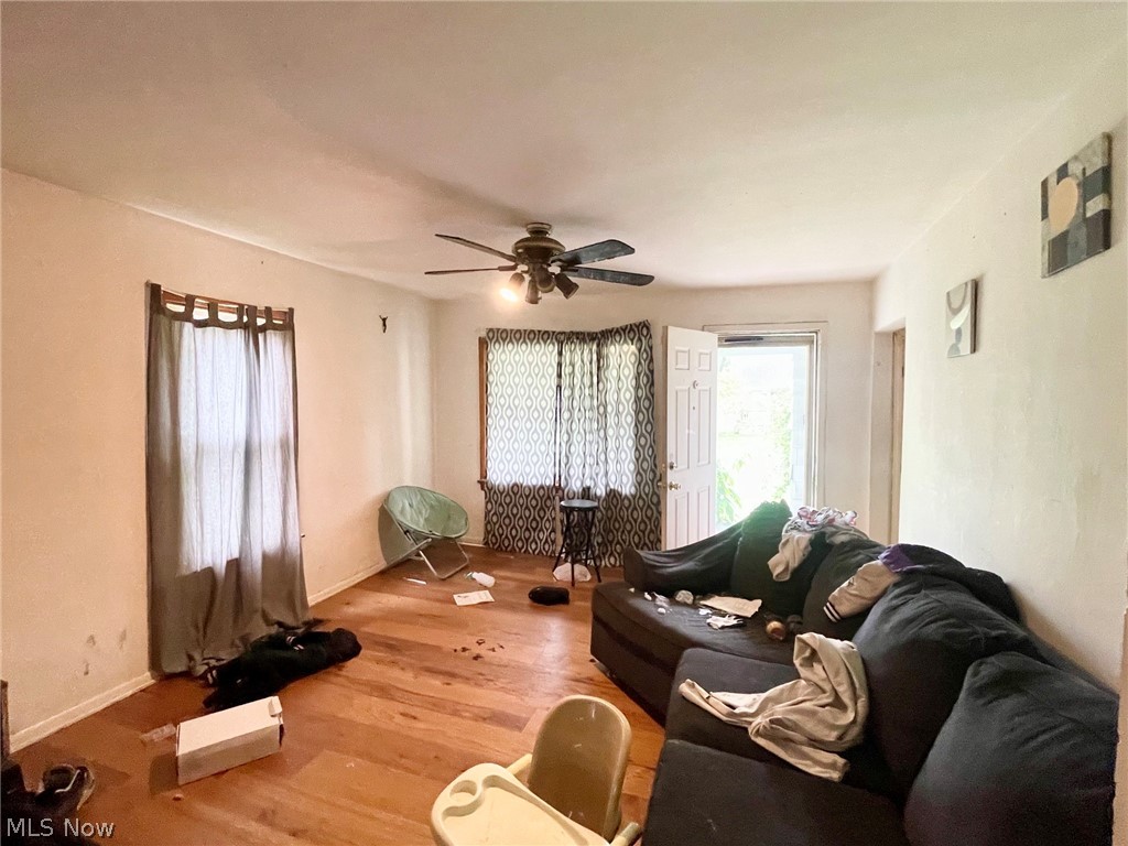 3187 Orchard Warren OH 44484