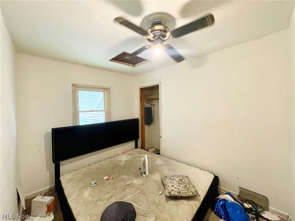 3187 Orchard Warren OH 44484