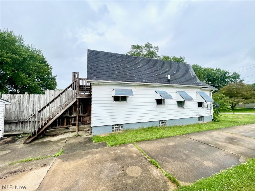 3187 Orchard Warren OH 44484