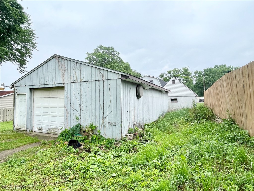 3187 Orchard Warren OH 44484