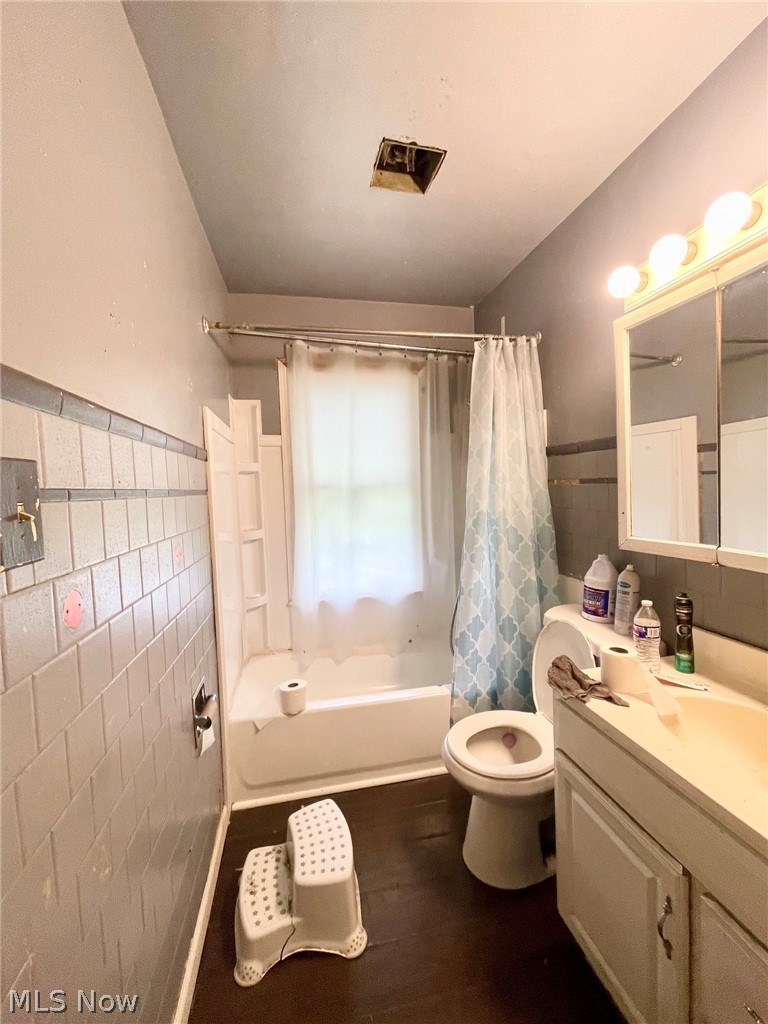 3187 Orchard Warren OH 44484
