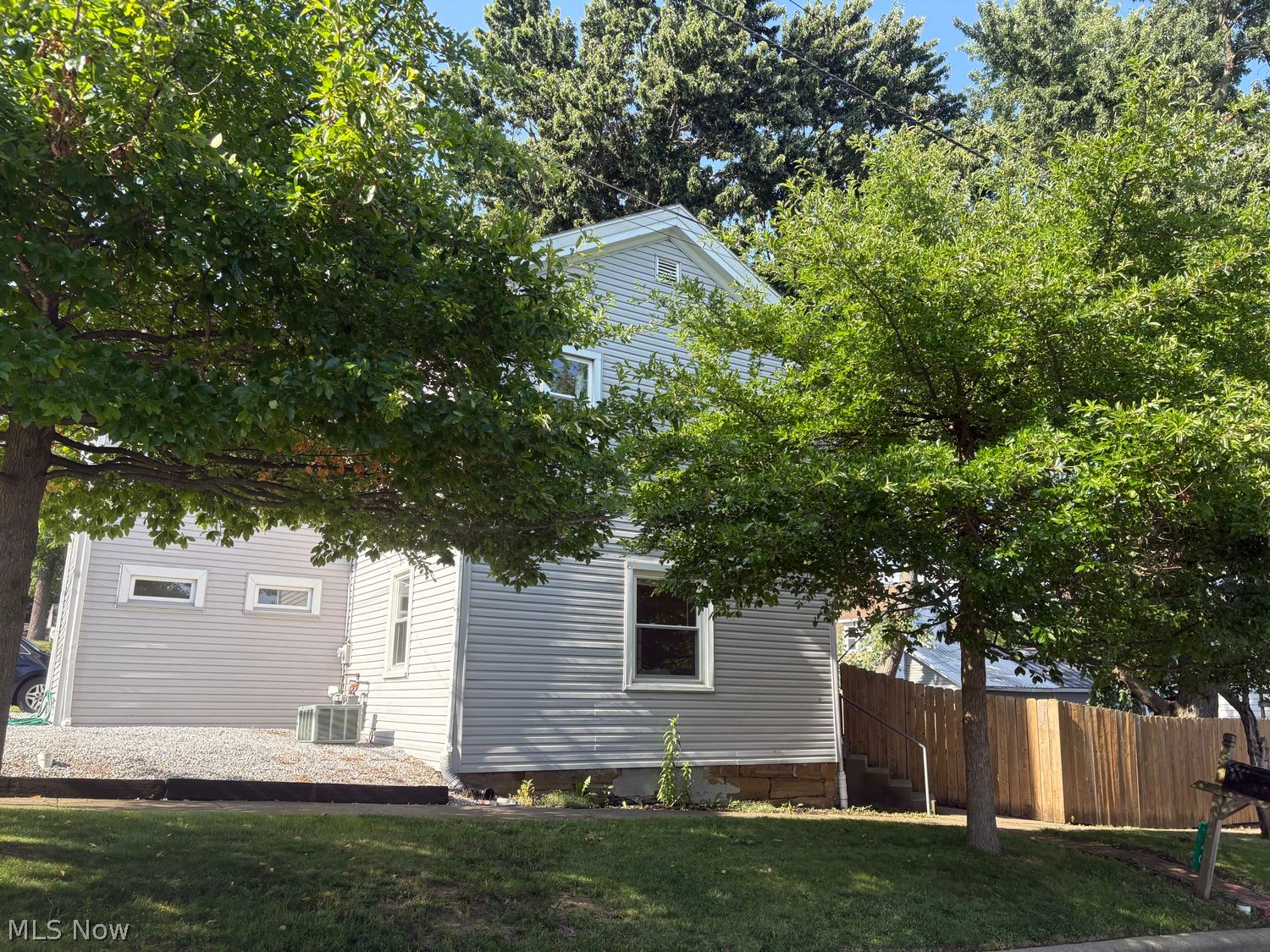 140 W Robinson Street Shreve OH 44676