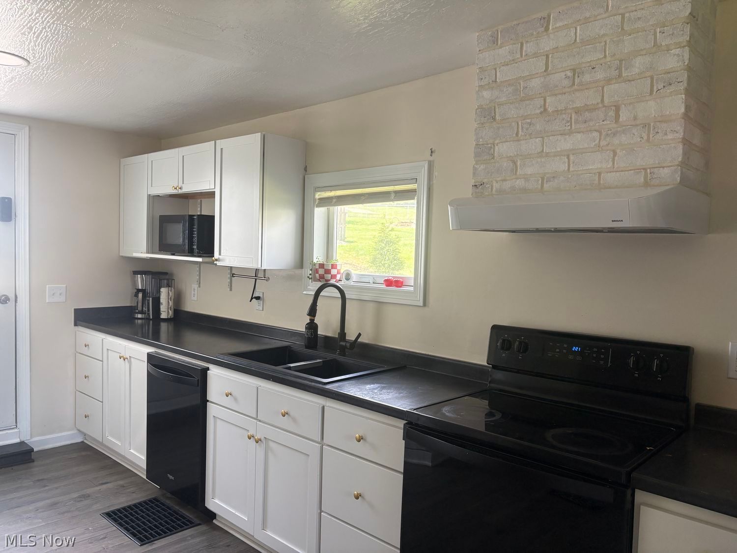 140 W Robinson Street Shreve OH 44676