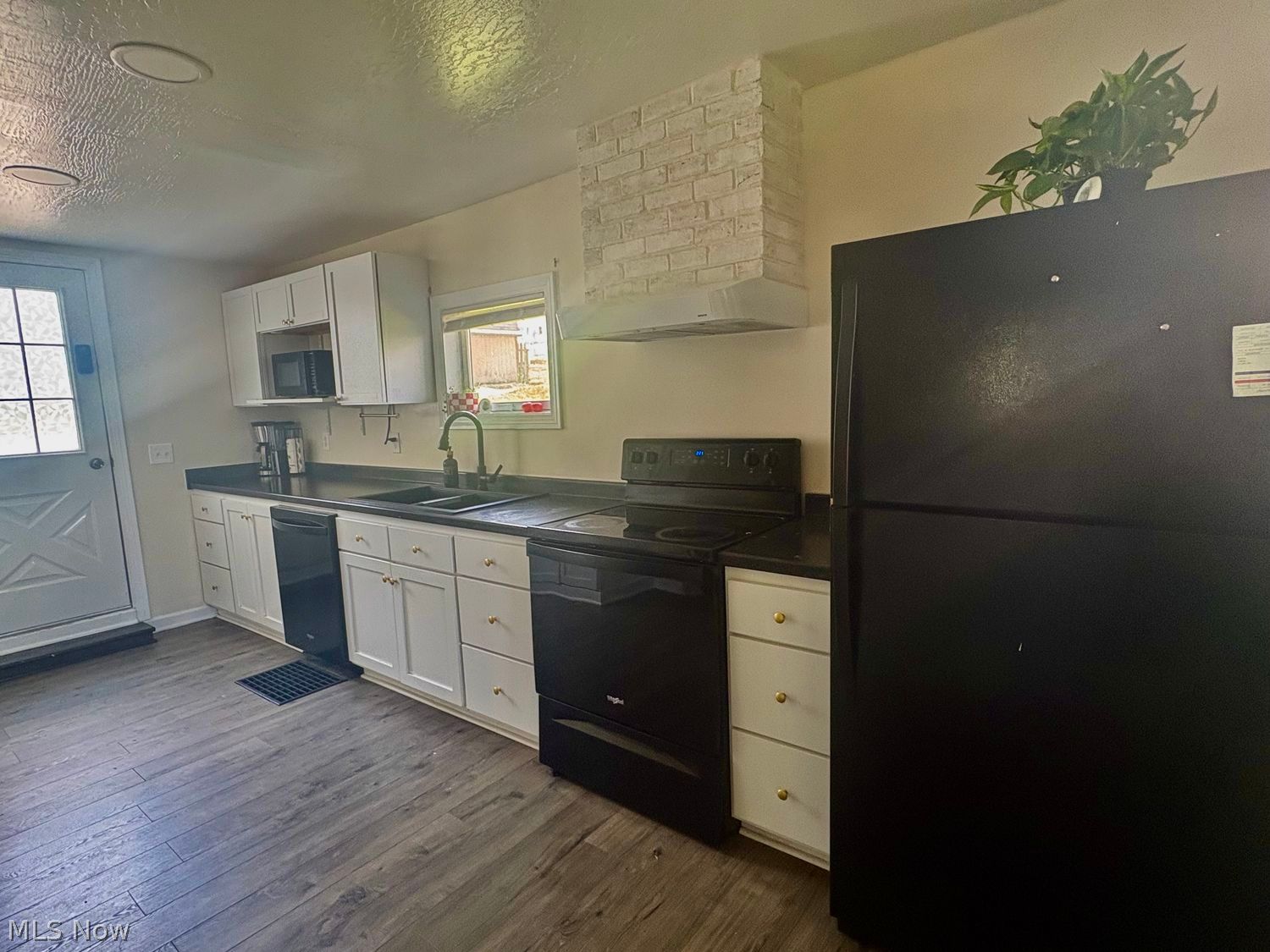 140 W Robinson Street Shreve OH 44676