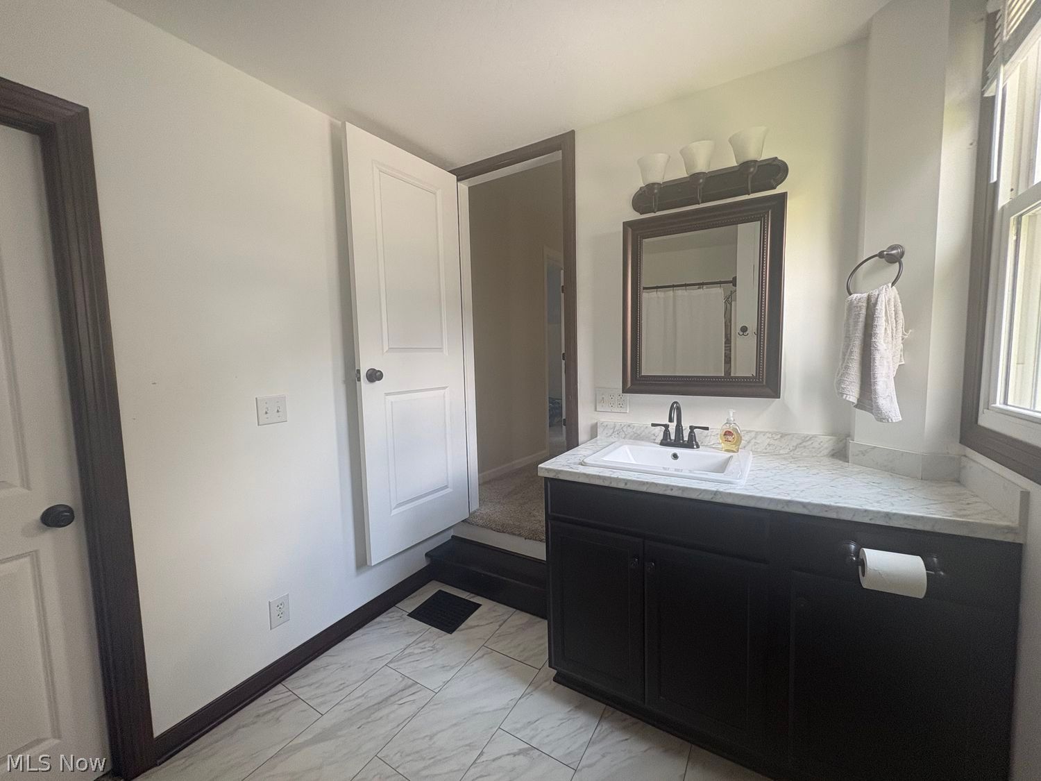 140 W Robinson Street Shreve OH 44676
