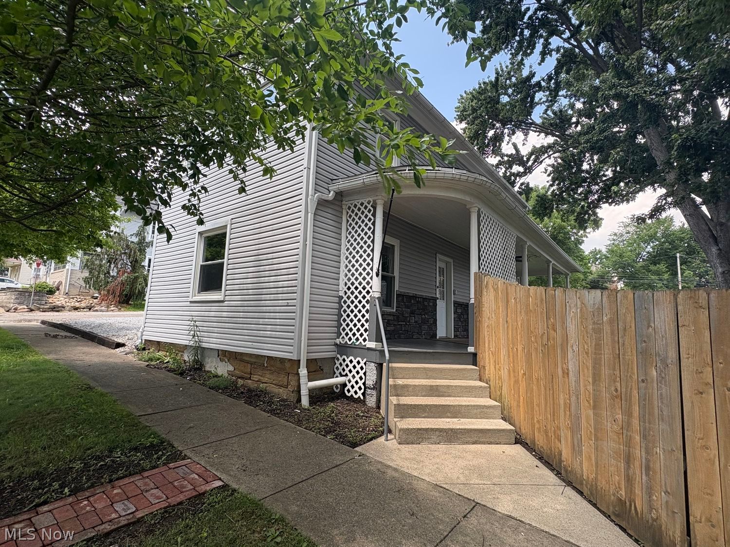 140 W Robinson Street Shreve OH 44676
