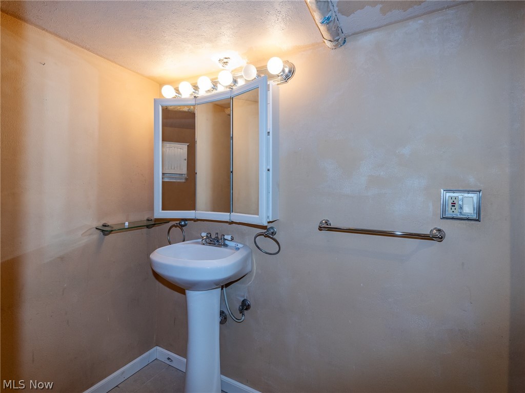 285 E 216th Street Euclid OH 44123
