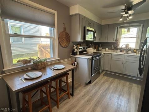593 Stanley Road Akron OH 44312