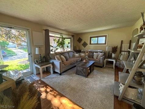 593 Stanley Road Akron OH 44312