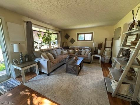 593 Stanley Road Akron OH 44312