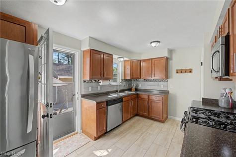 38346 Dolores Drive Eastlake OH 44095