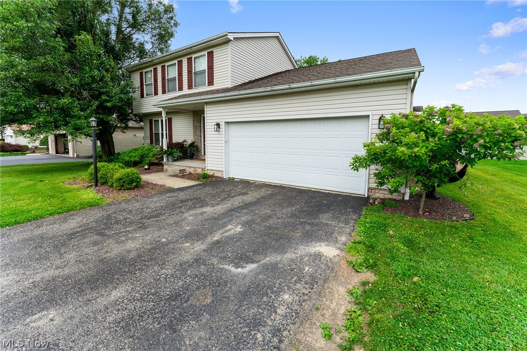 10460 Carrie Drive New Middletown OH 44442