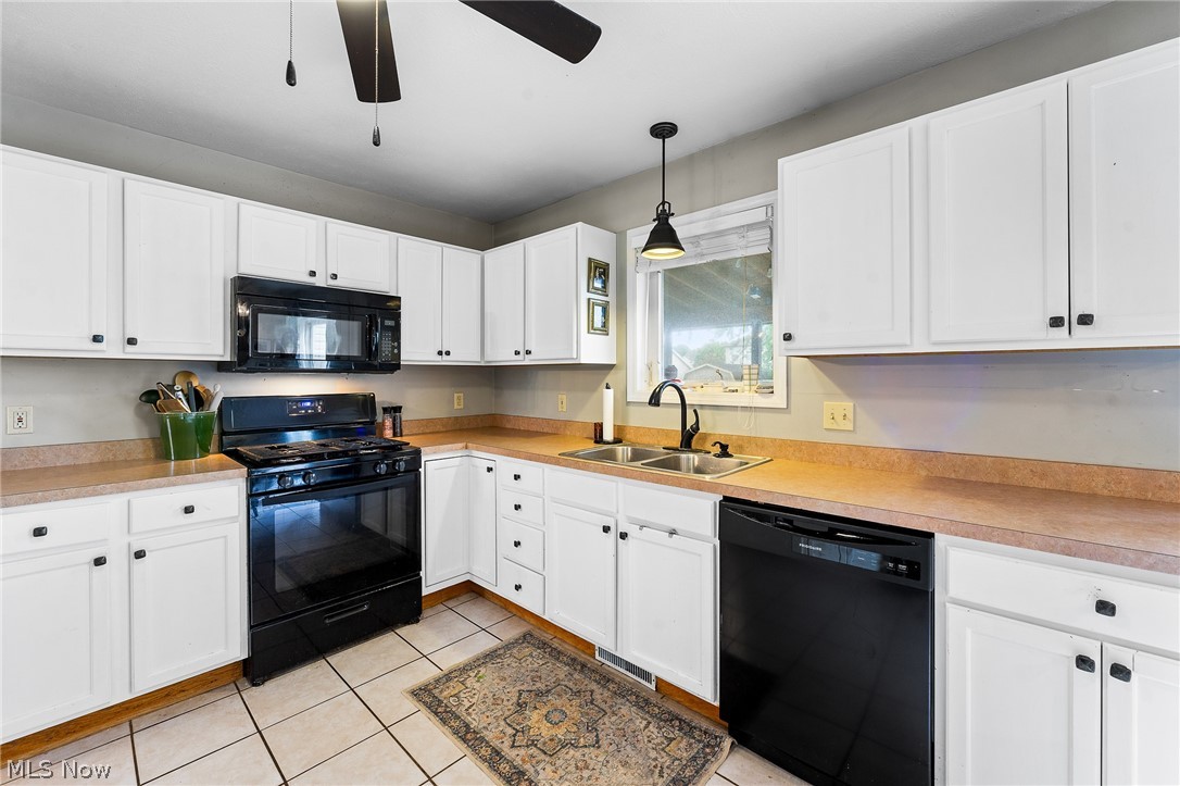10460 Carrie Drive New Middletown OH 44442