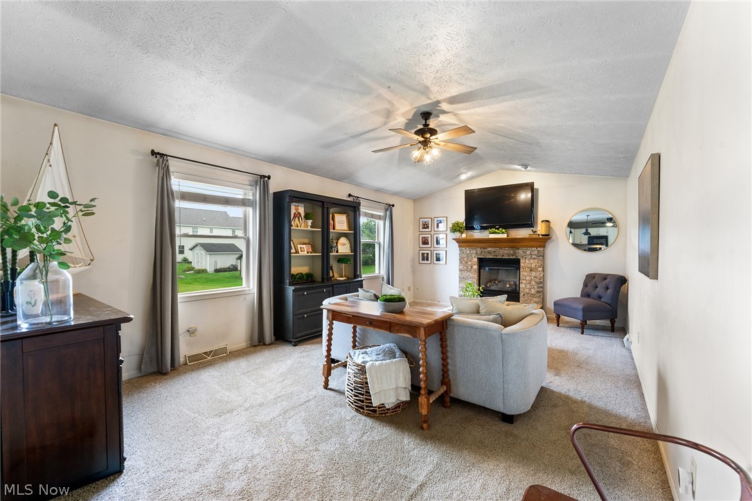 10460 Carrie Drive New Middletown OH 44442