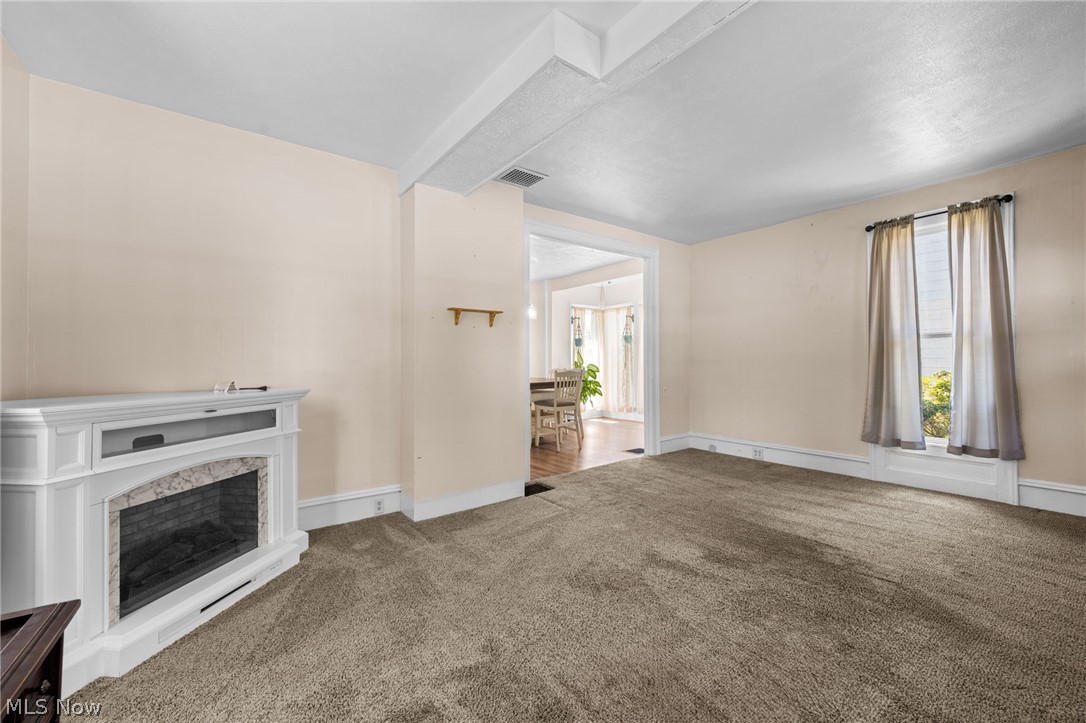 530 W Main Street Geneva OH 44041