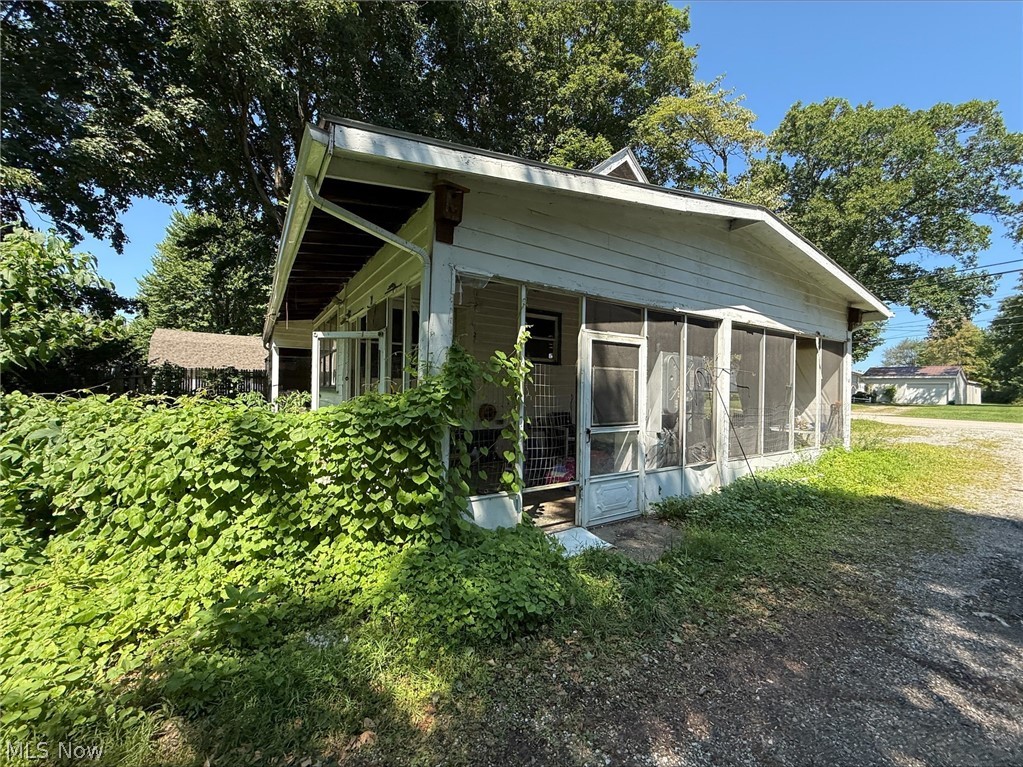 2732 Maple Street North Kingsville OH 44068