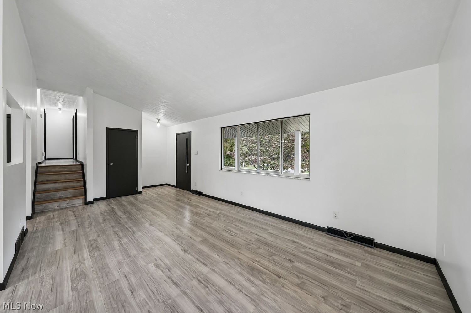 5433 Lakeview Drive Cortland OH 44410