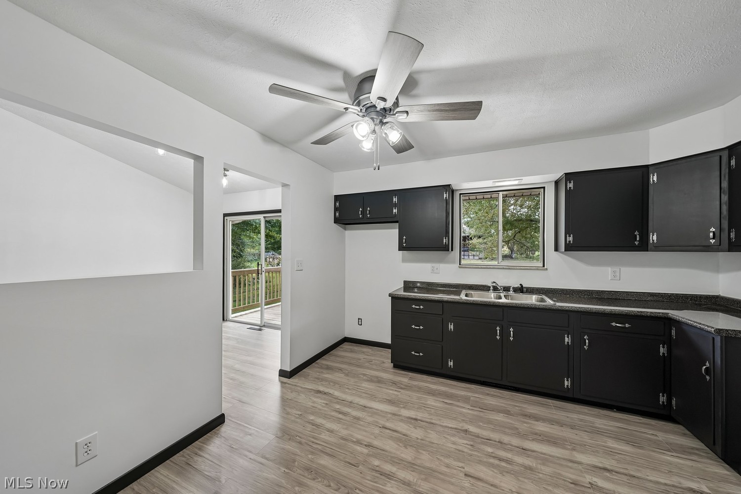 5433 Lakeview Drive Cortland OH 44410