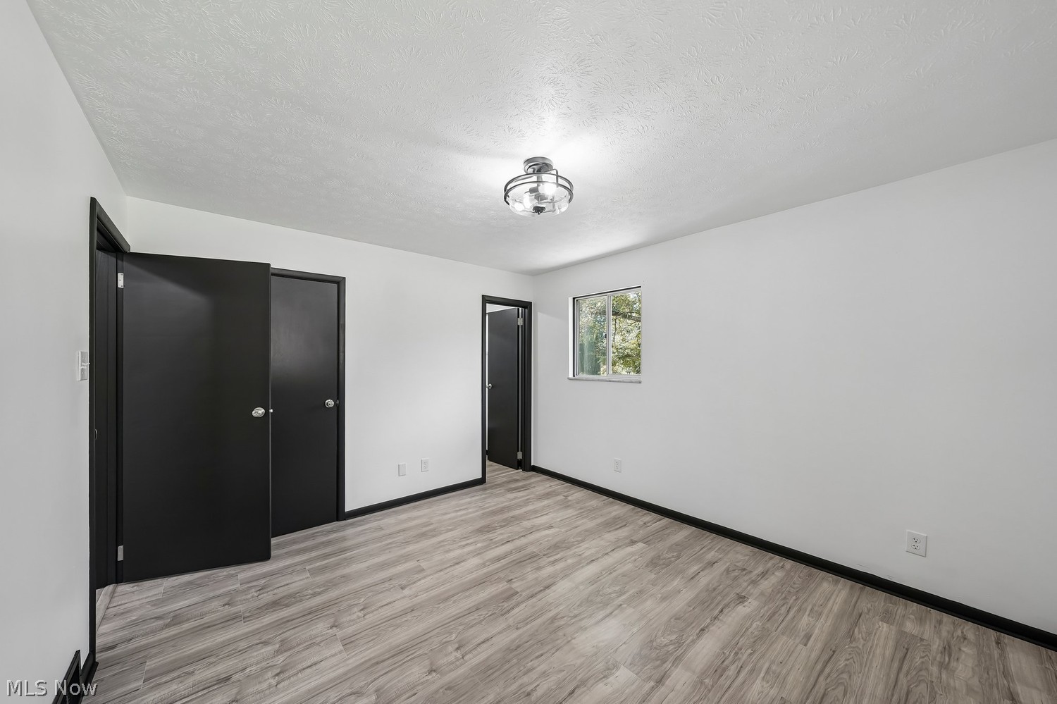 5433 Lakeview Drive Cortland OH 44410