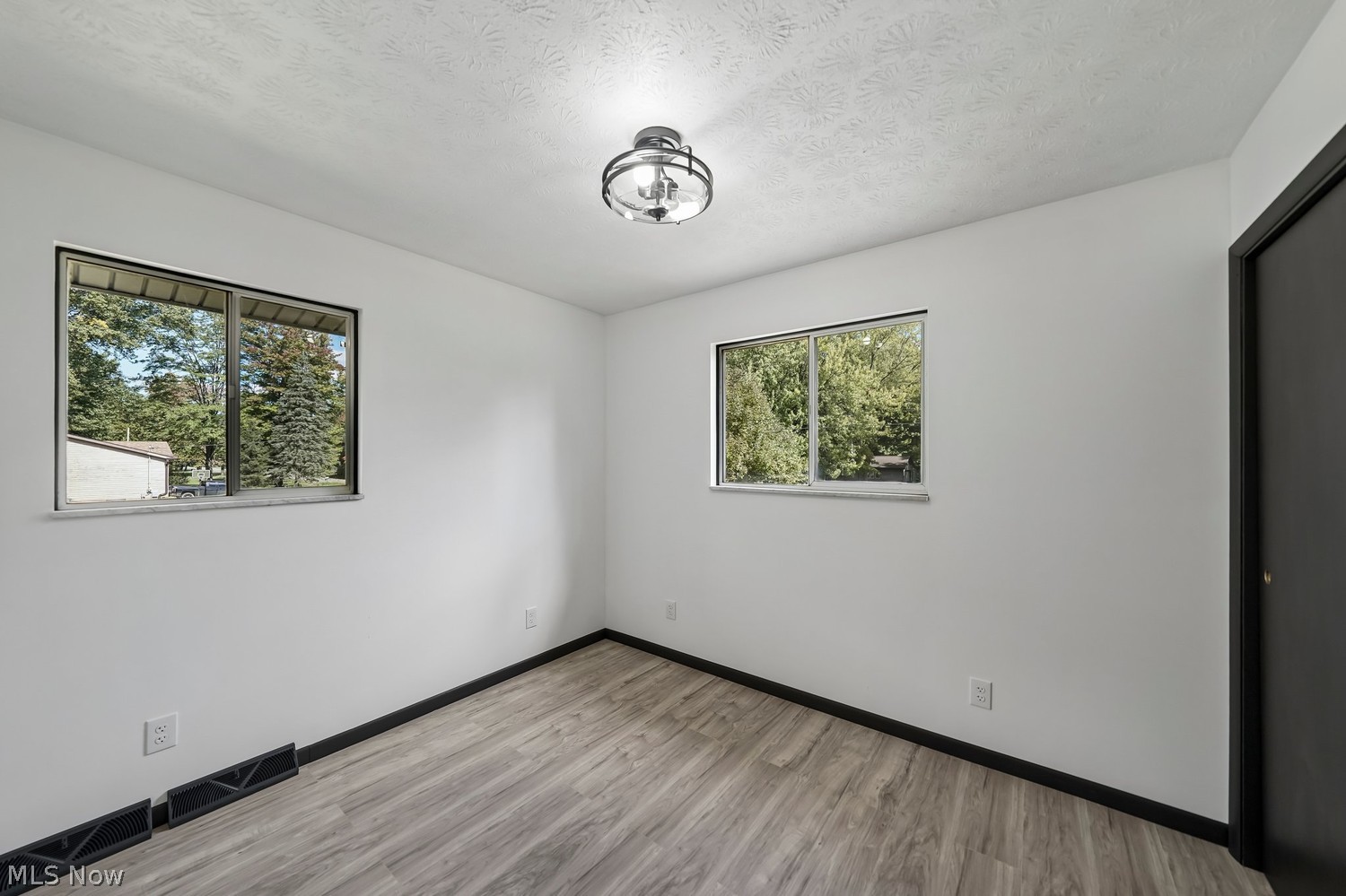 5433 Lakeview Drive Cortland OH 44410