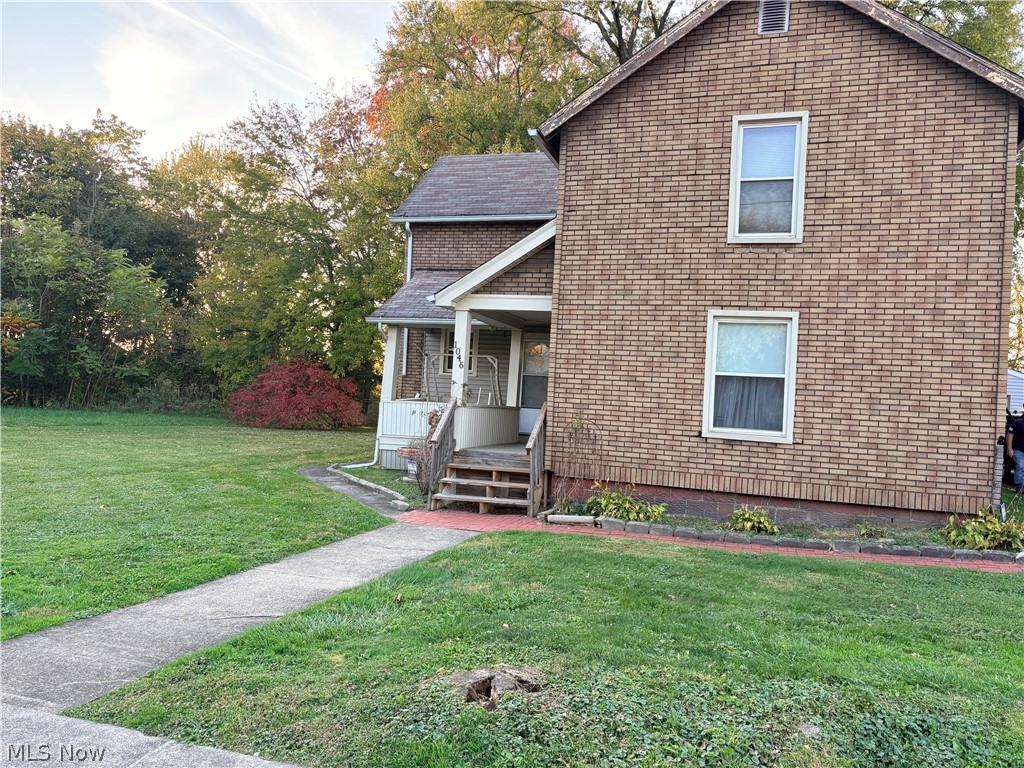 1046 East Avenue SE Warren OH 44484