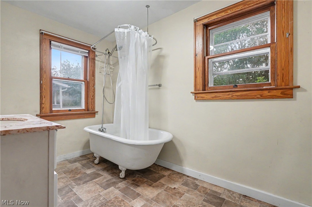 456 Delmar Avenue Akron OH 44310