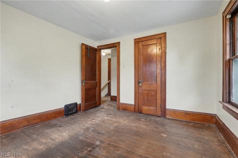456 Delmar Avenue Akron OH 44310