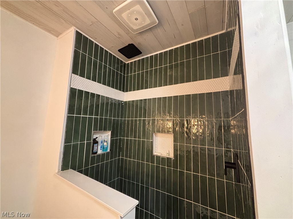 7140 Bryce Drive SW Sherrodsville OH 44675