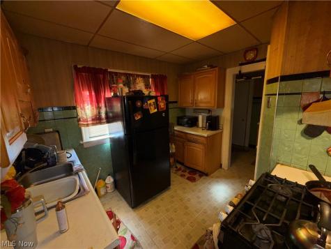 3884 E 42nd Street Newburgh Heights OH 44105