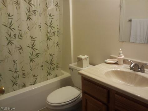 1231 Honodle Avenue Akron OH 44305