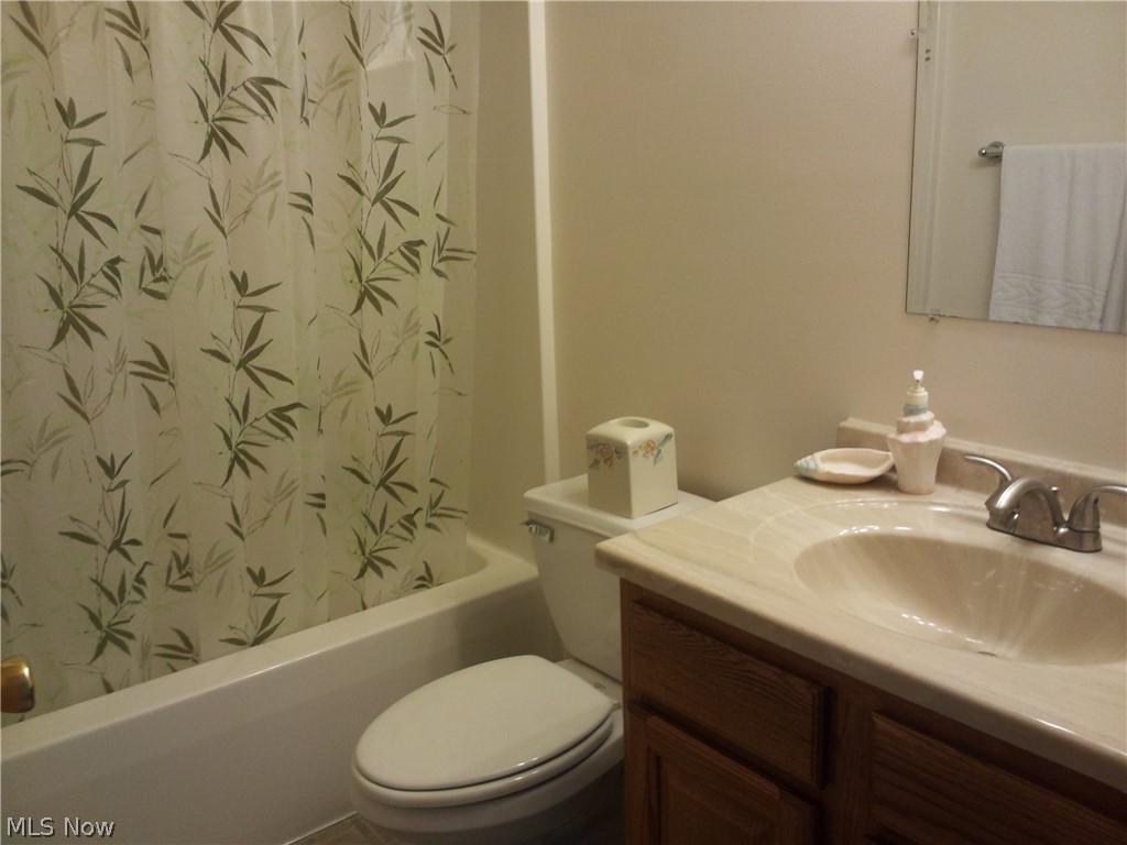 1231 Honodle Avenue Akron OH 44305
