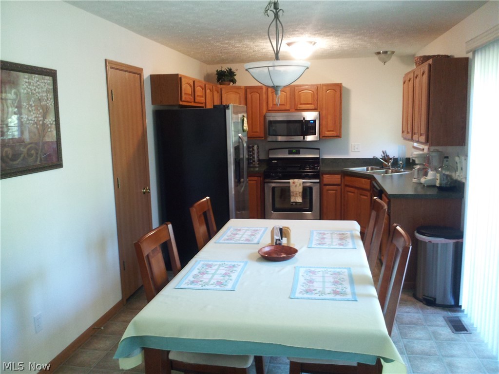 1231 Honodle Avenue Akron OH 44305