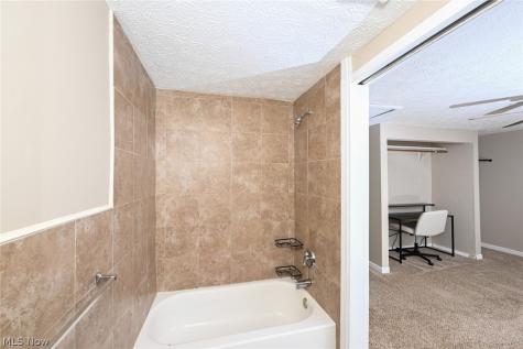 325 N River Road Munroe Falls OH 44262