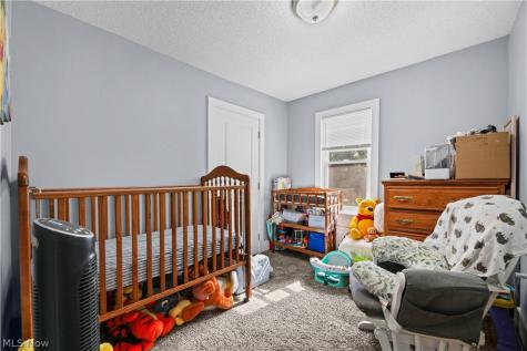 761 Carlysle Street Akron OH 44310