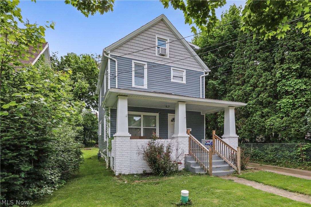 761 Carlysle Street Akron OH 44310
